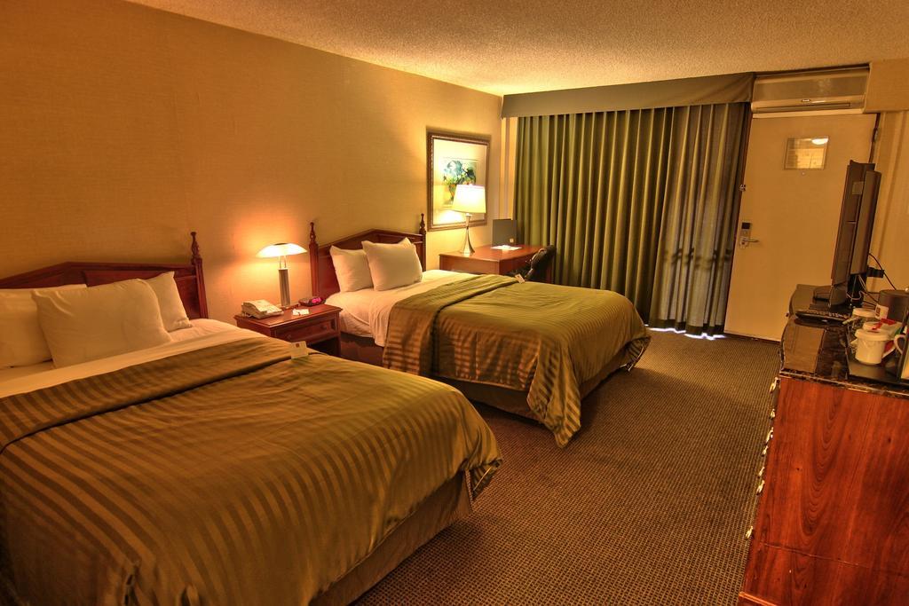 Clarion Inn Conference Center Modesto Exterior photo